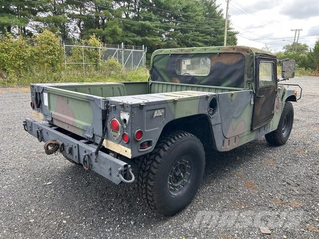 AM General M1097R1 Pick up de caixa aberta
