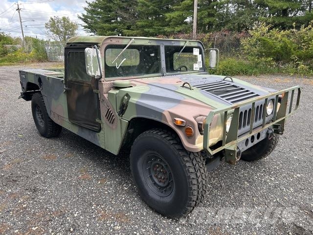 AM General M1097R1 Pick up de caixa aberta
