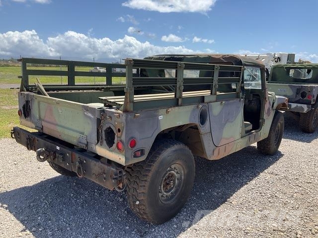 AM General M1097R1 Pick-upy / Pojazdy z otwieranymi burtami