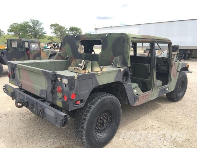 AM General M1097R1 Pikapai / Bortiniai sunkvežimiai