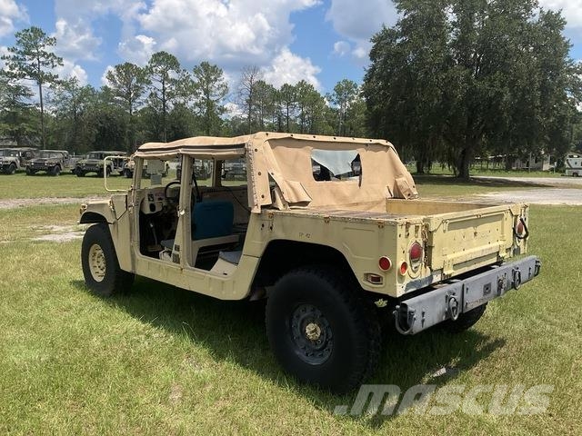 AM General M1097R1 Pick up/Dropside