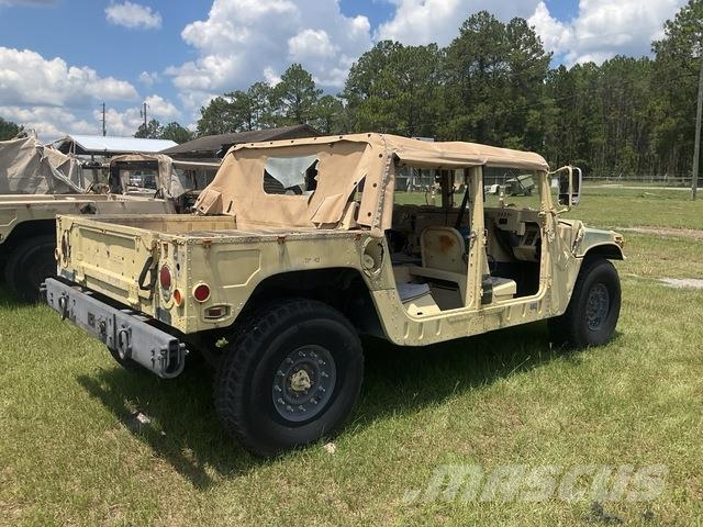 AM General M1097R1 Pick up/Dropside