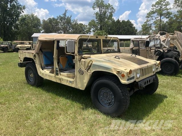 AM General M1097R1 Pick up/Dropside