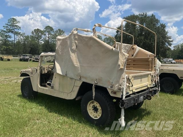 AM General M1097R1 Pick up/Dropside