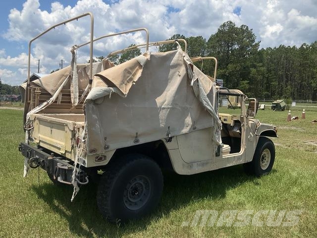 AM General M1097R1 Pick up/Dropside