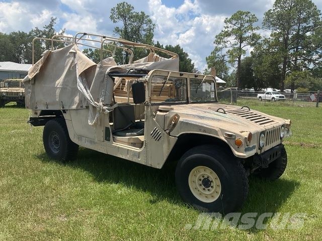 AM General M1097R1 Pick up/Dropside