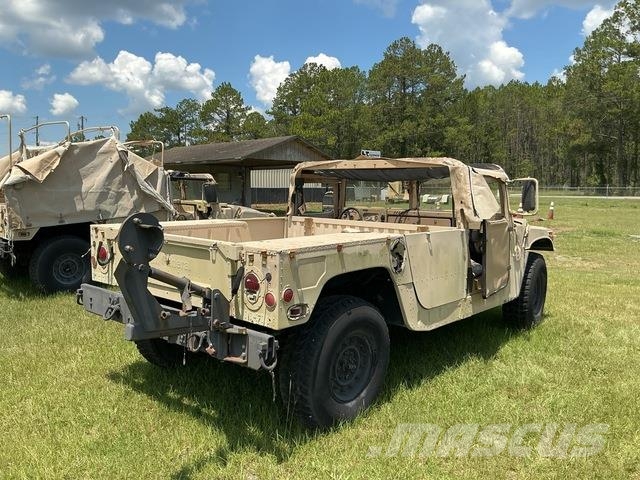 AM General M1097R1 Nakladacia/sklápacia bočnica