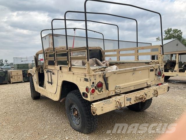 AM General M1097R1 Бортовые фургоны