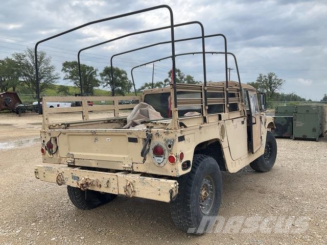 AM General M1097R1 Бортовые фургоны