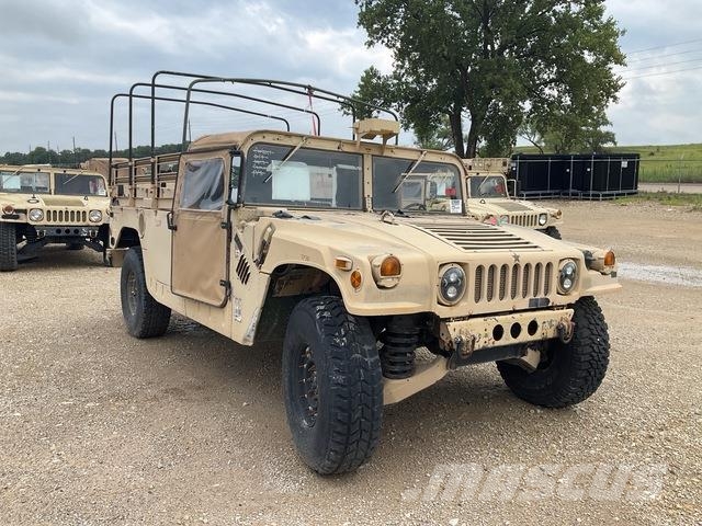AM General M1097R1 Бортовые фургоны