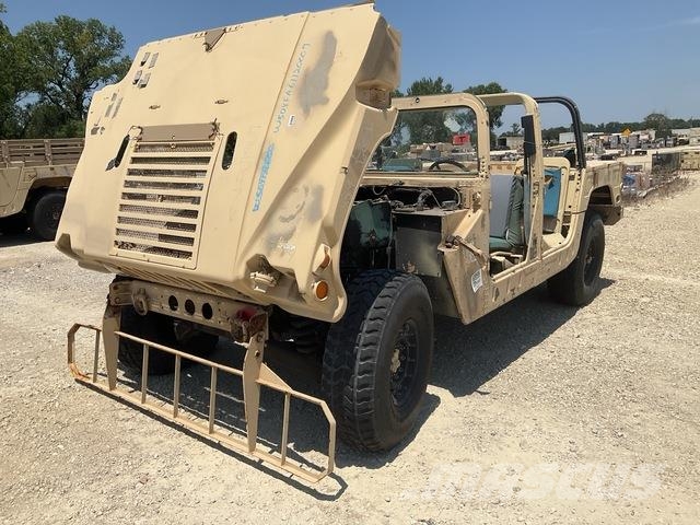 AM General M1097R1 Бортовые фургоны