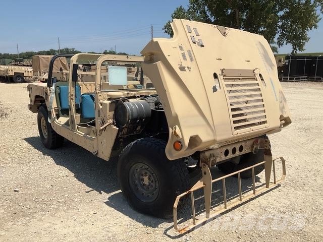 AM General M1097R1 Бортовые фургоны