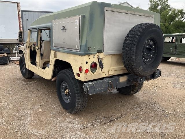 AM General M1097R1 Бортовые фургоны