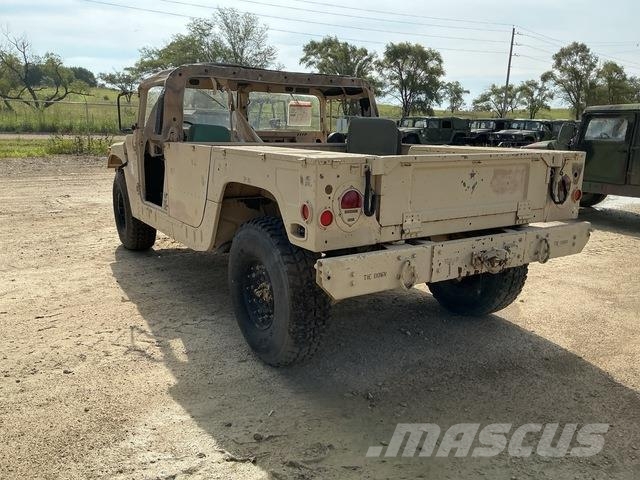 AM General M1097R1 Pick up de caixa aberta