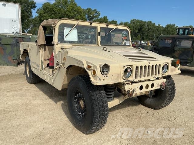 AM General M1097R1 Pick up de caixa aberta