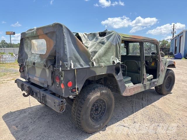 AM General M1097R1 شاحنات خفيفة/مفصلية الجوانب