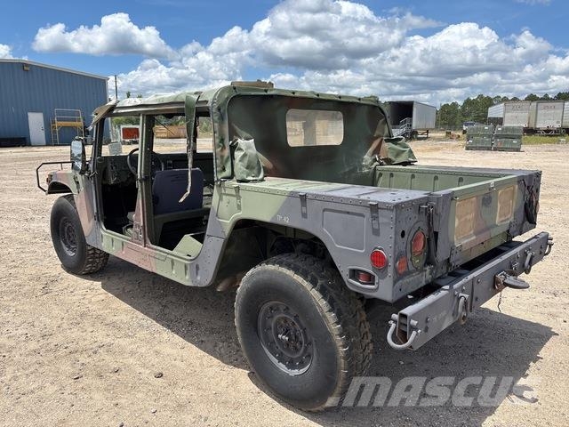 AM General M1097R1 Nakladacia/sklápacia bočnica