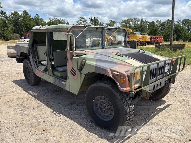 AM General M1097R1 Nakladacia/sklápacia bočnica