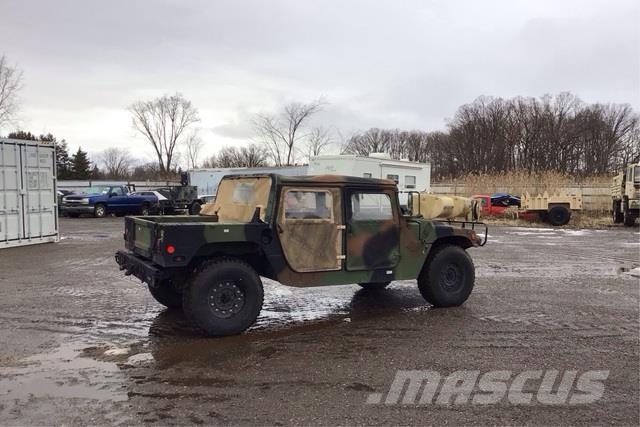 AM General M1097R1 Pick up/Dropside