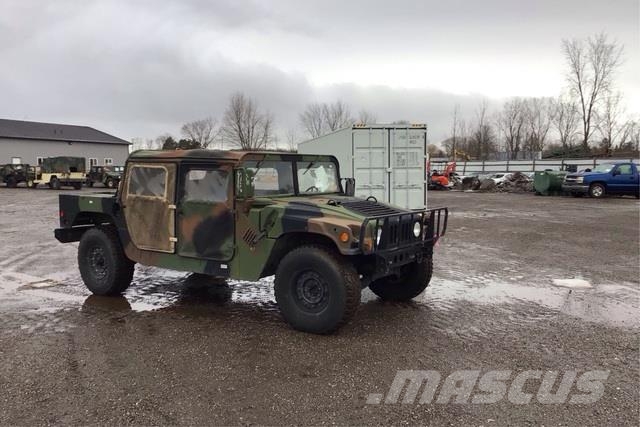 AM General M1097R1 Pick up/Dropside