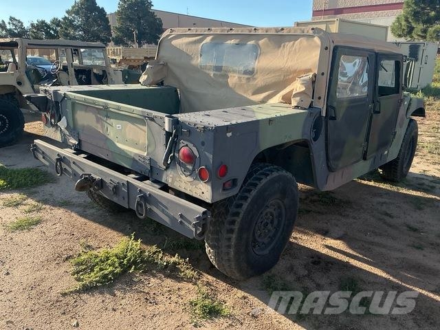 AM General M1097R1 Pick up de caixa aberta