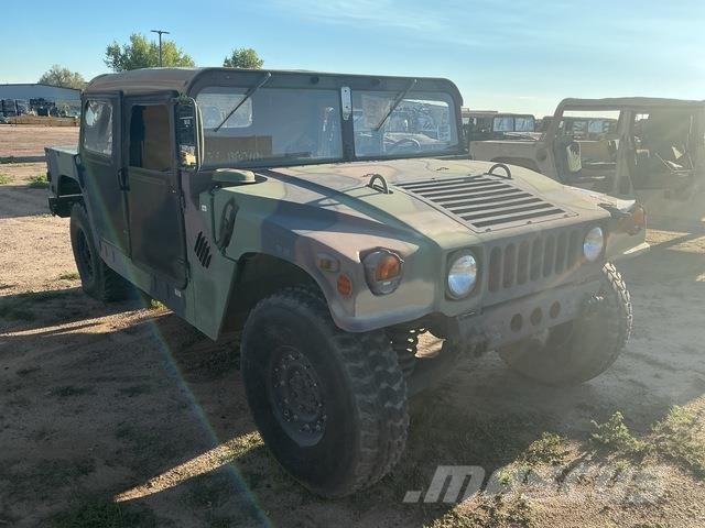 AM General M1097R1 Pick up de caixa aberta
