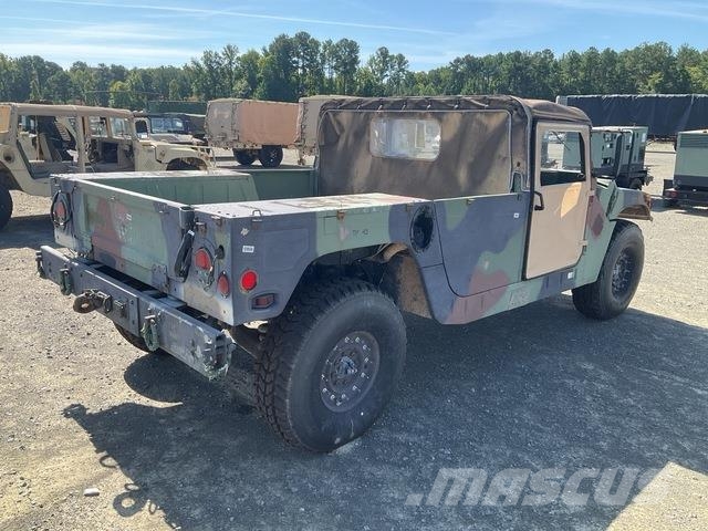 AM General M1097R1 Madelkaubikud