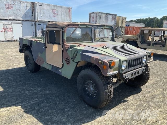 AM General M1097R1 Madelkaubikud