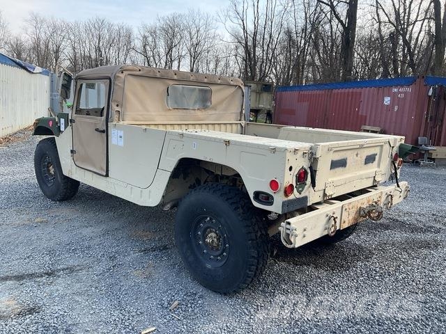 AM General M1097R1 Pick up/Dropside