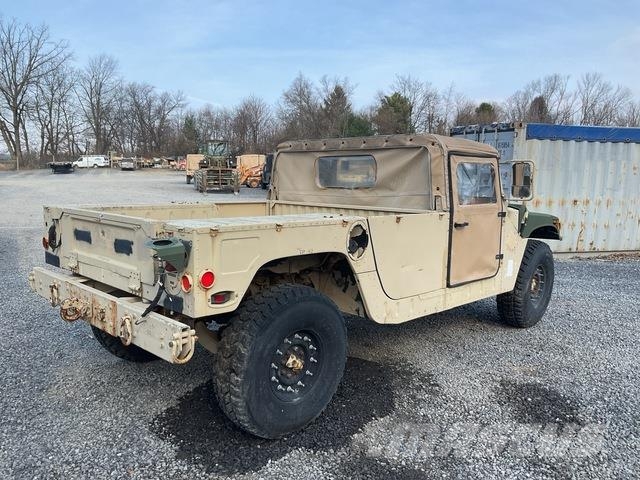 AM General M1097R1 Pick up/Dropside