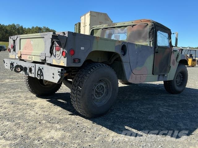 AM General M1097R1 Пикапи
