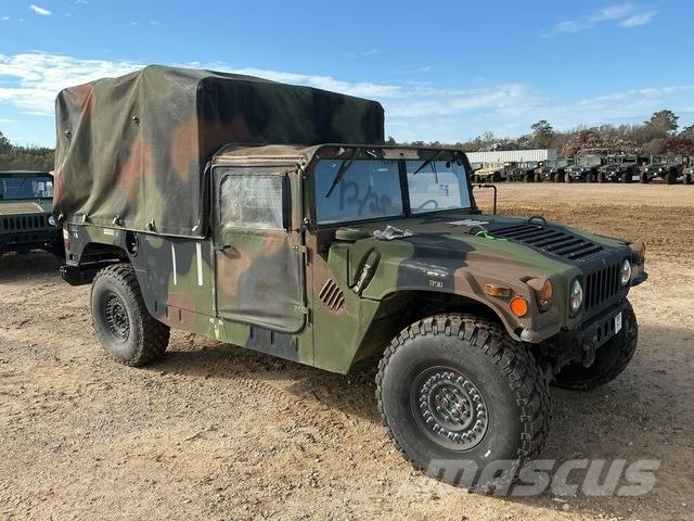 AM General M1097R1 Nakladacia/sklápacia bočnica