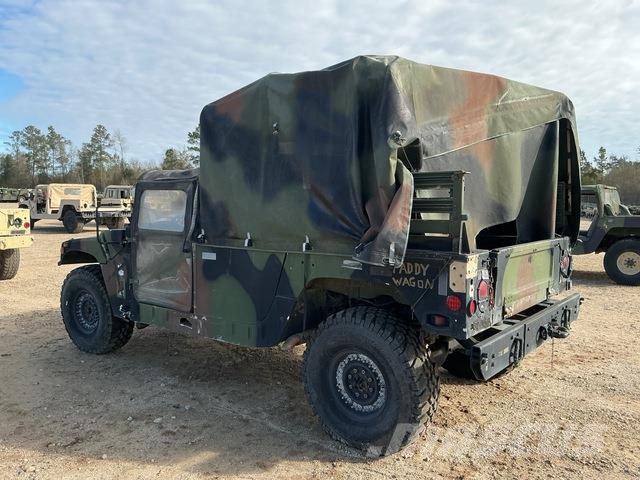 AM General M1097R1 Nakladacia/sklápacia bočnica
