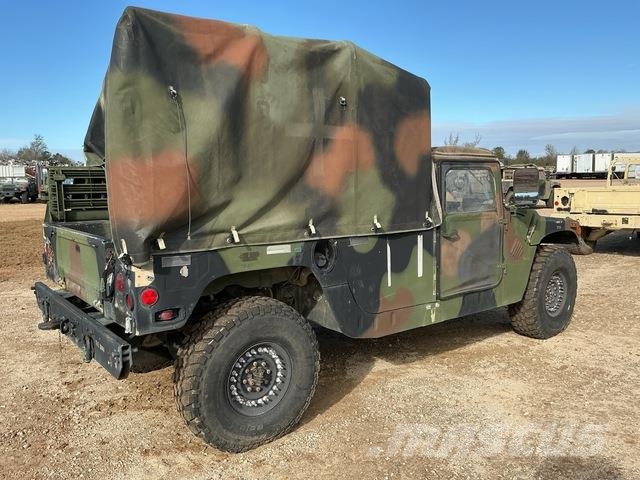 AM General M1097R1 Nakladacia/sklápacia bočnica