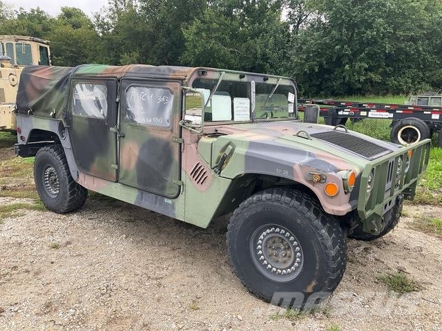 AM General M1097R1 Pick up de caixa aberta