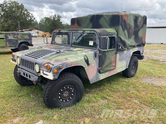AM General M1097R1 Pick up de caixa aberta