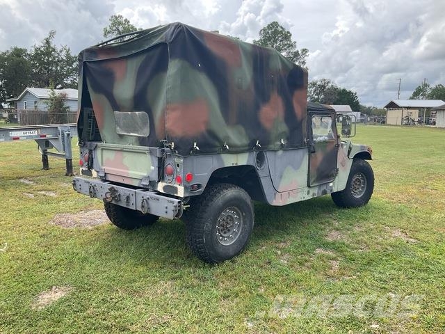 AM General M1097R1 Pick up de caixa aberta