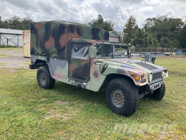 AM General M1097R1 Pick up de caixa aberta