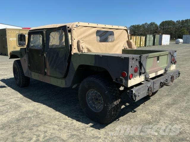 AM General M1097R1 Пикапи