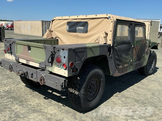 AM General M1097R1 Пикапи