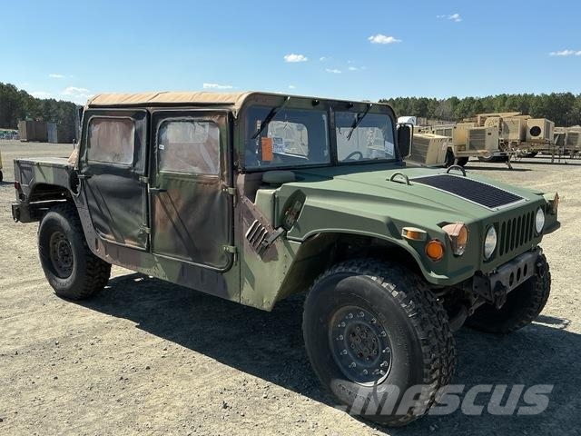AM General M1097R1 Пикапи