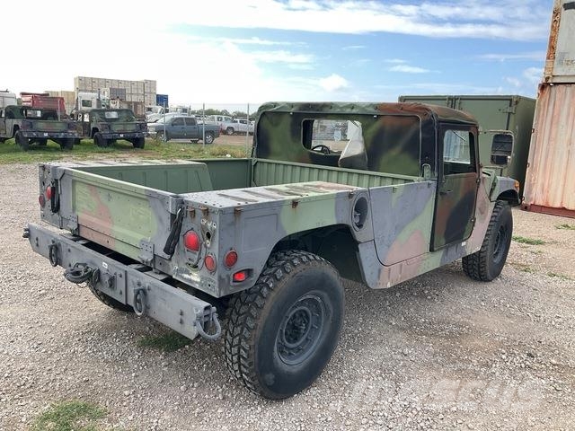 AM General M1097R1 Пикапи