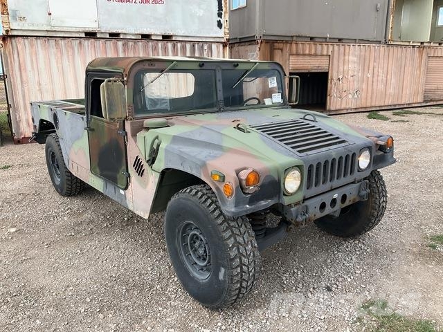 AM General M1097R1 Пикапи