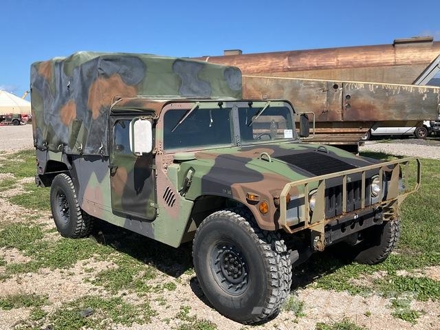 AM General M1097R1 Пикапи