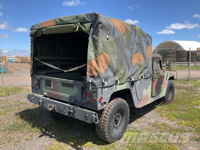 AM General M1097R1 Пикапи
