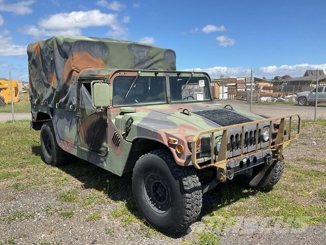 AM General M1097R1 Пикапи