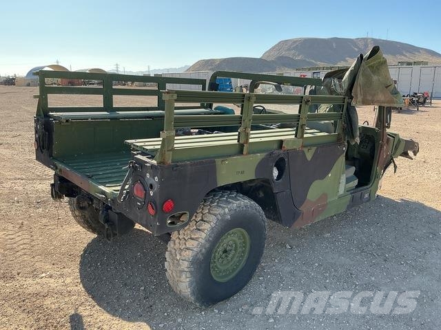 AM General M1123 Pick up/Dropside
