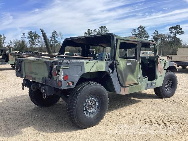 AM General M1123 Caja abierta/laterales abatibles