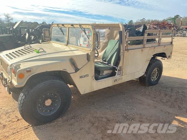 AM General M1123 皮卡.傳統半斗卡車/側卸板