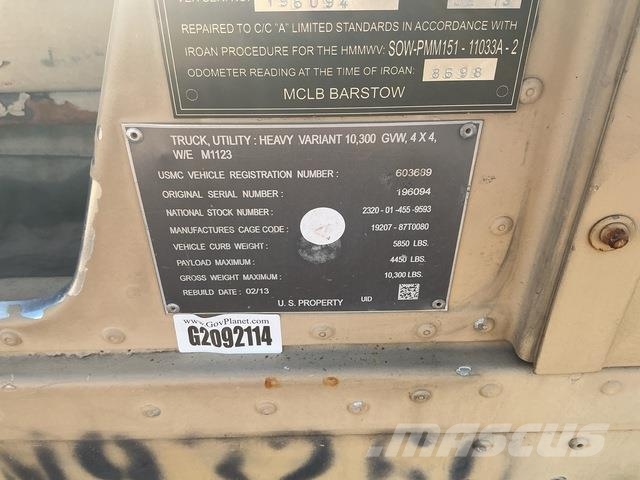 AM General M1123 皮卡.傳統半斗卡車/側卸板